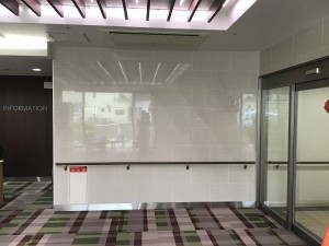 かべ